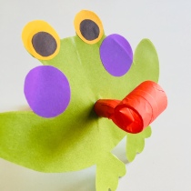 Frog party blower by homemadecity.com